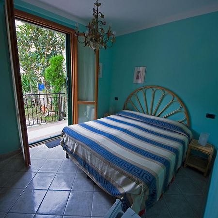 Отель In Tracastello - Air Cond - Parking Not Included - Риомаджиоре Экстерьер фото